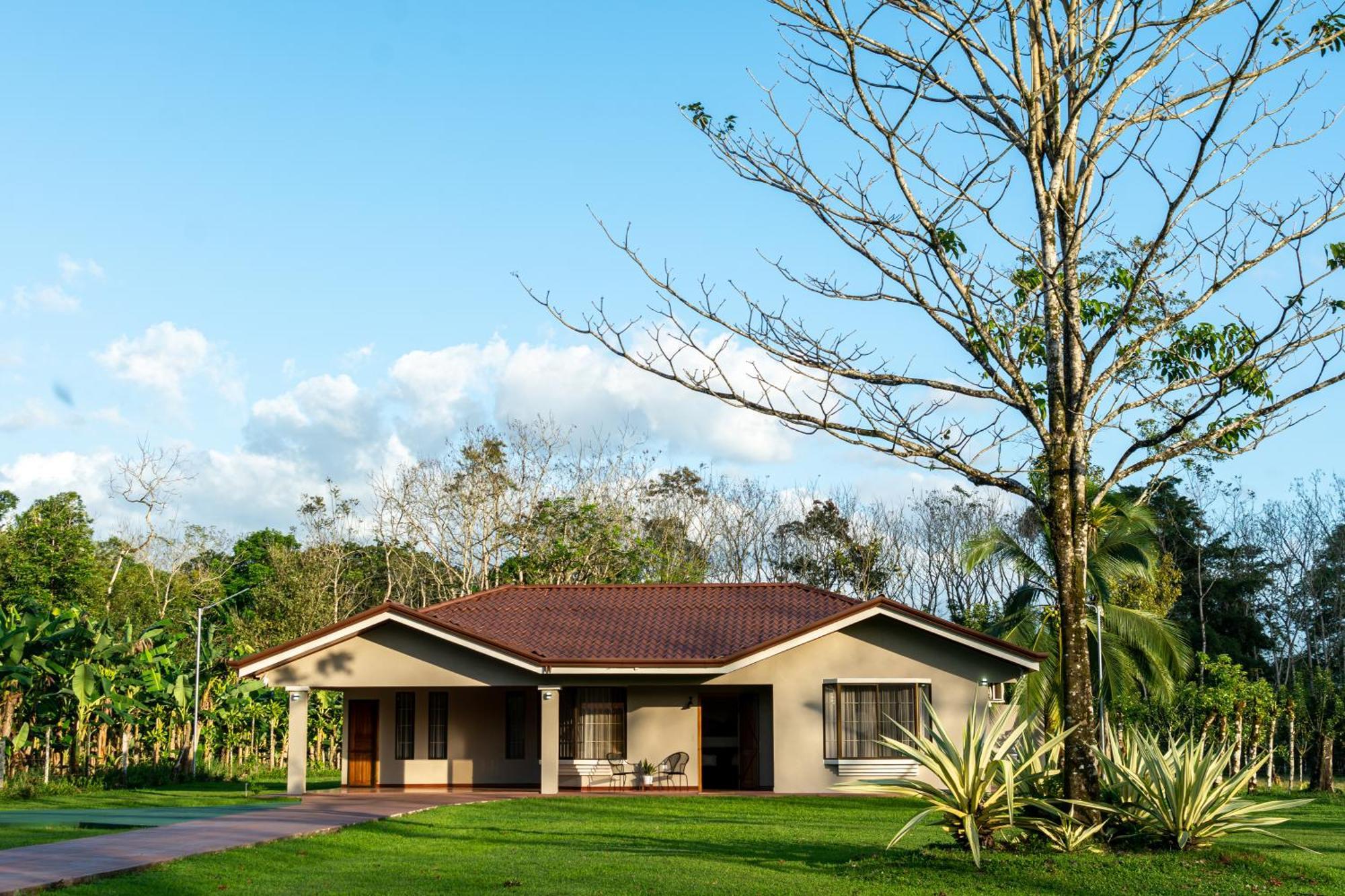 Casa Roble Fortuna La Fortuna Exterior foto