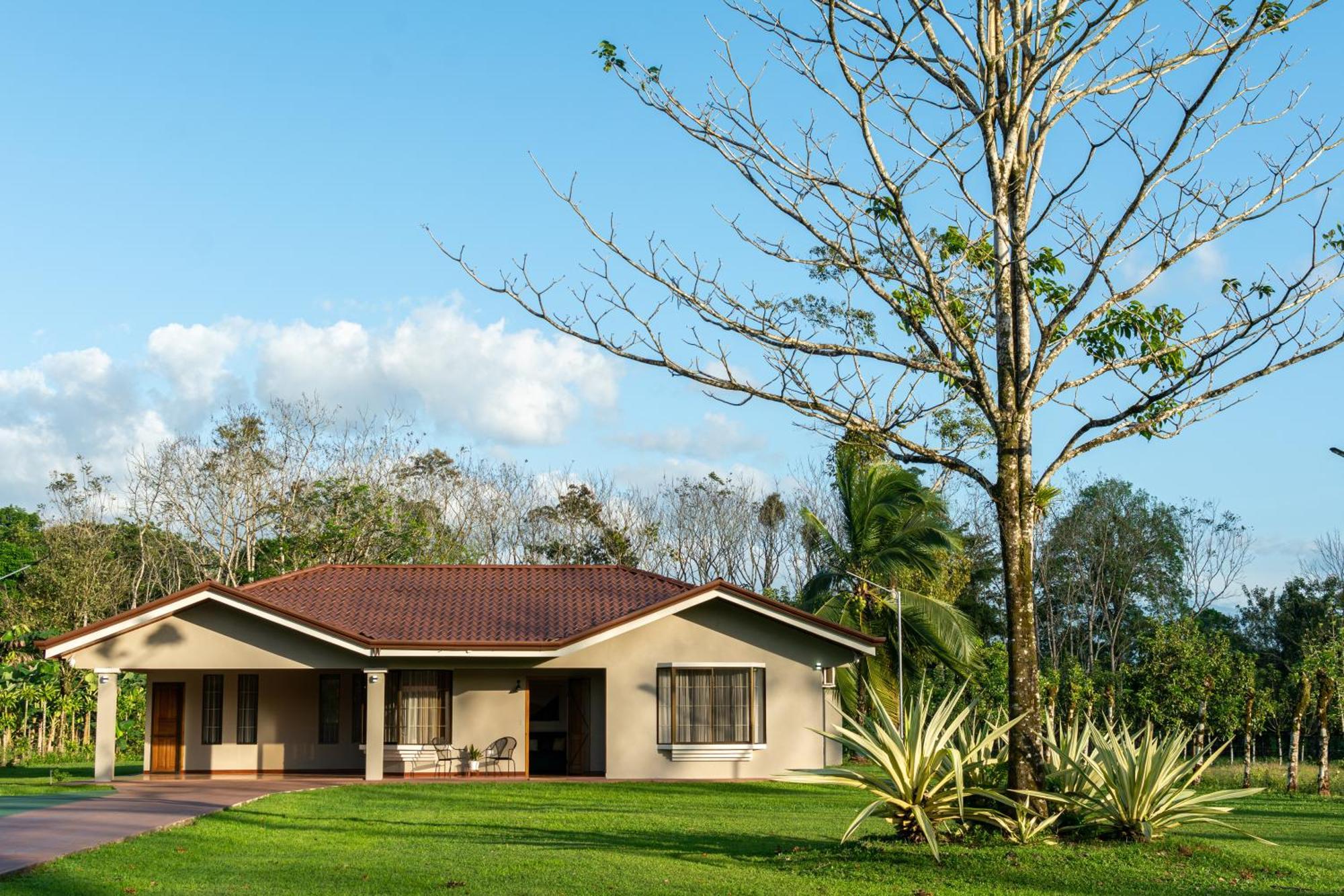 Casa Roble Fortuna La Fortuna Exterior foto